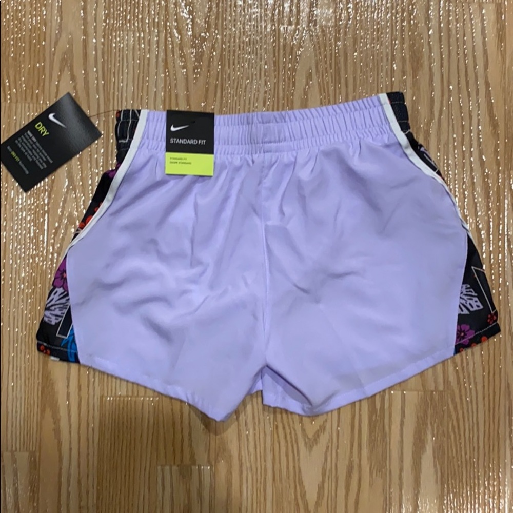 Girl’s Nike Shorts - Picture 4 of 5